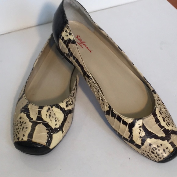 Stefaini faux lizard texture flats - Picture 1 of 4